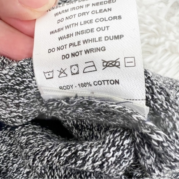 Boys Striped Sweater Size 12-18 months - Picture 5 of 9